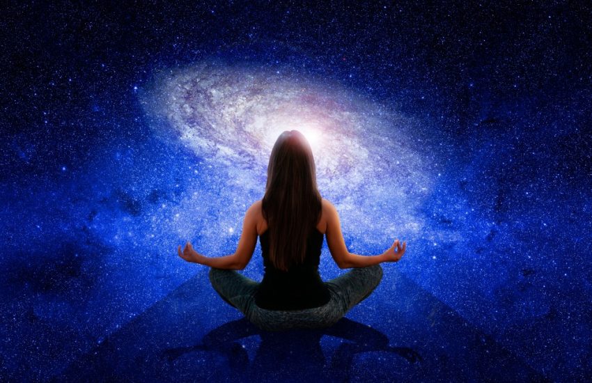 woman-meditation-in-universe_t20_kRW2NE